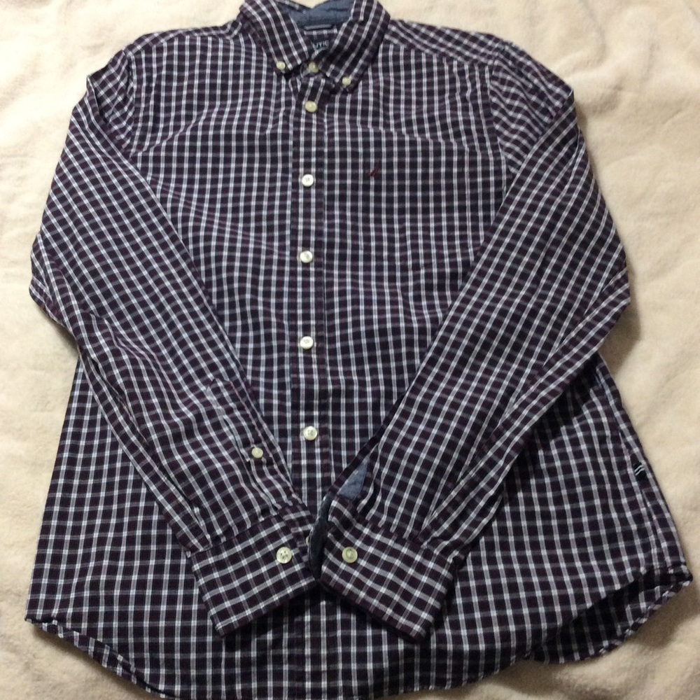 Nautica LS button down Men’s Size Small Brown